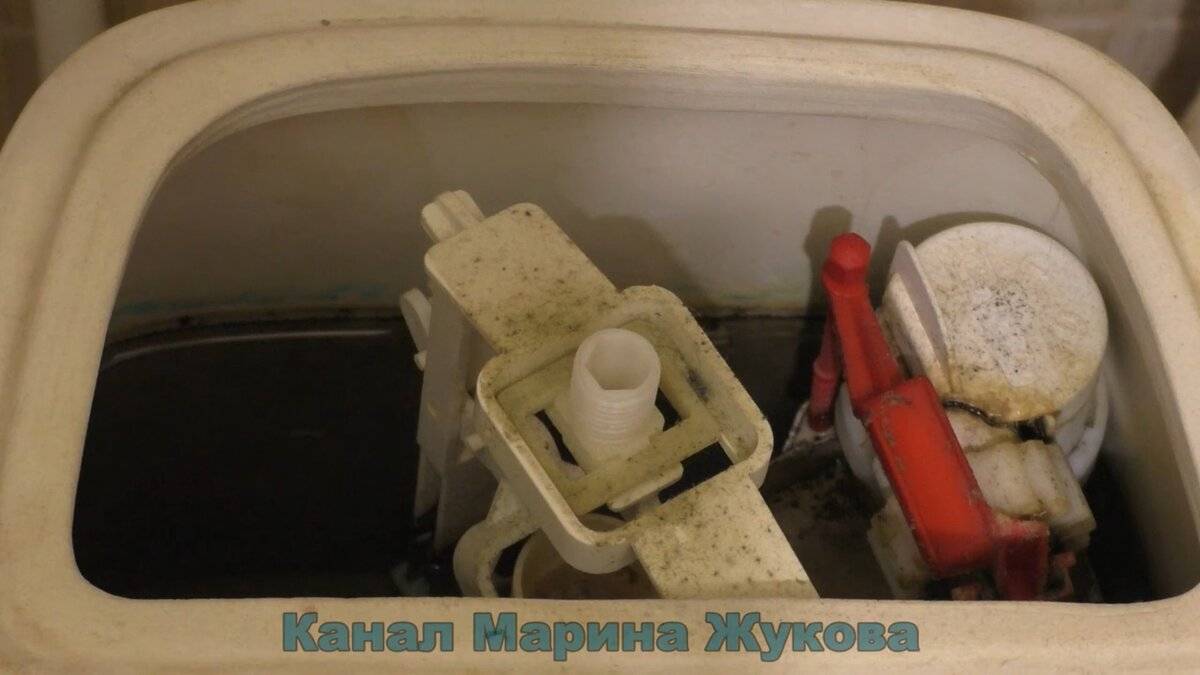 Чем отмыть ржавчину в унитазе в домашних условиях, почистить от известкового налета и мочевого камня