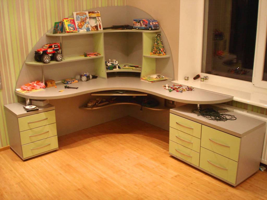 Угловой рабочий стол на двоих. письменный стол для двоих детей: идеи, расположение, фото