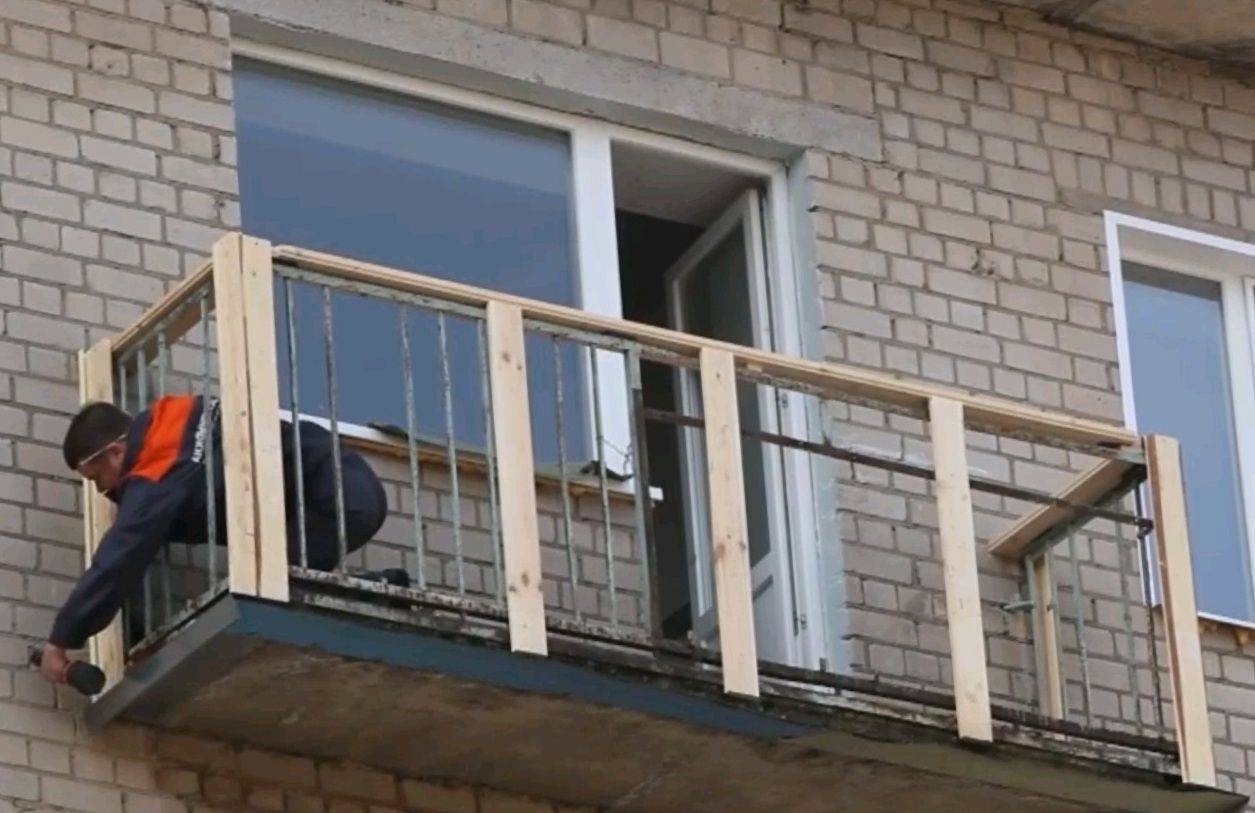 Отделка балкона своими руками (пошаговая инструкция + 23 фото)