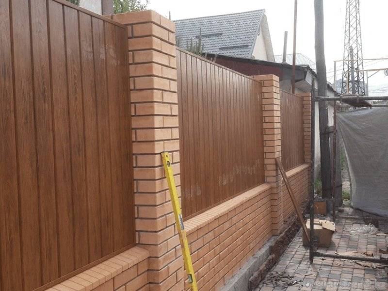 Забор из винилового сайдинга, отделка заборов сайдингом под дерево своими руками – фото и видео