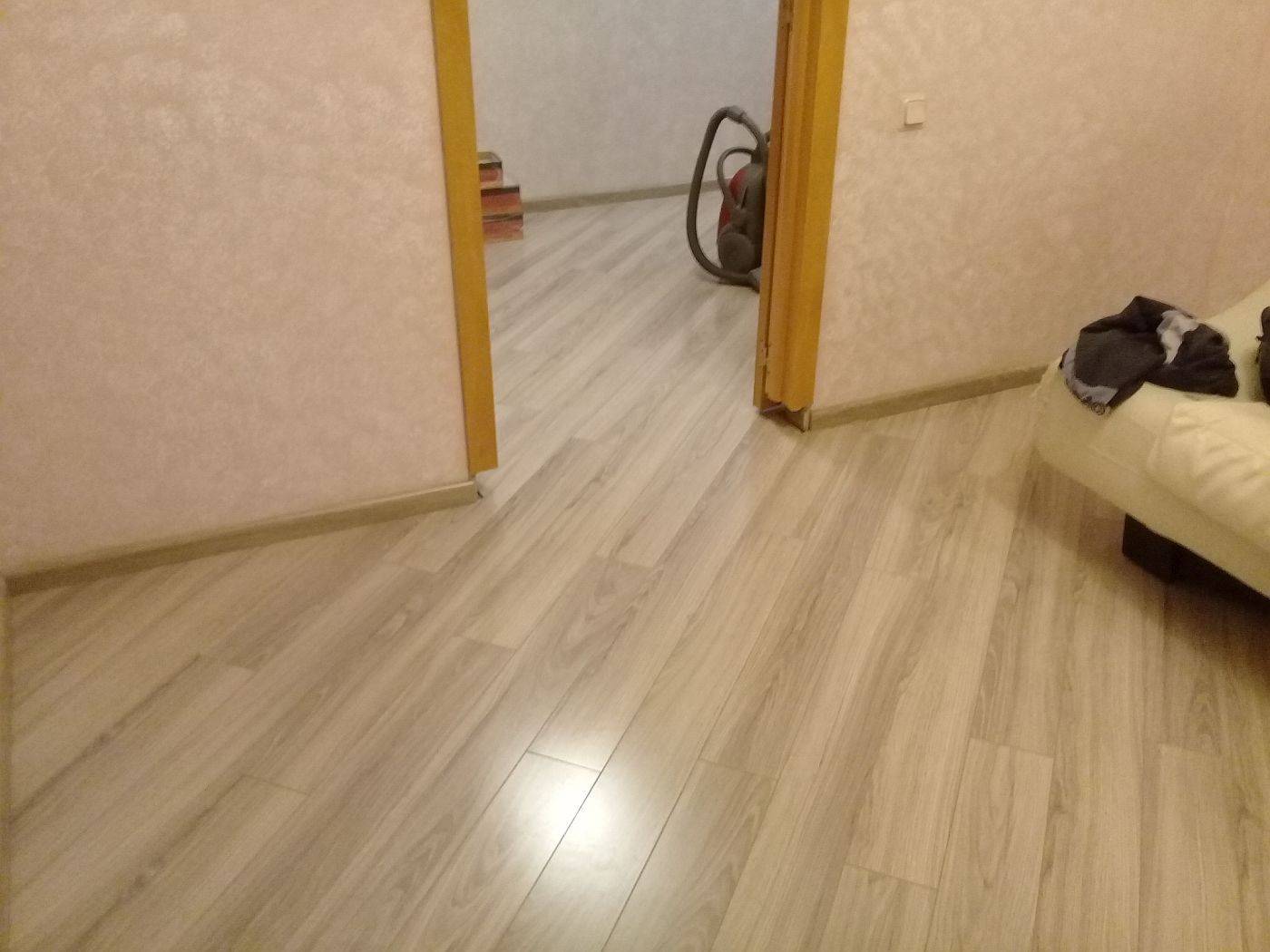 Укладка ламината без порогов по всей квартире: одним полотном, плюсы и минусы