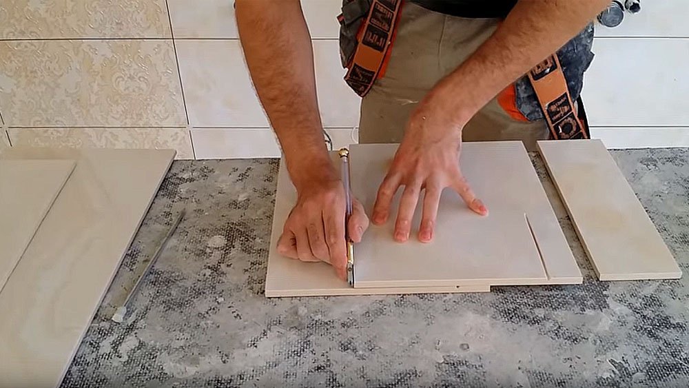 Как нарезать плитку если нет плиткореза под рукой