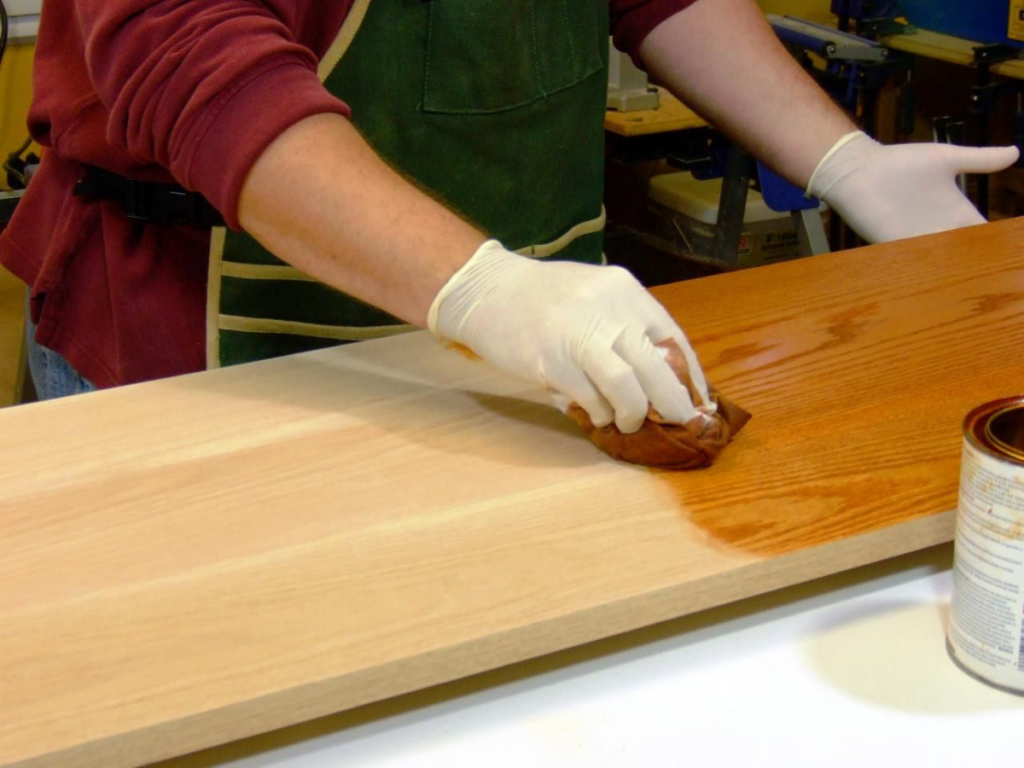 Как обработать деревянный дом маслом своими руками