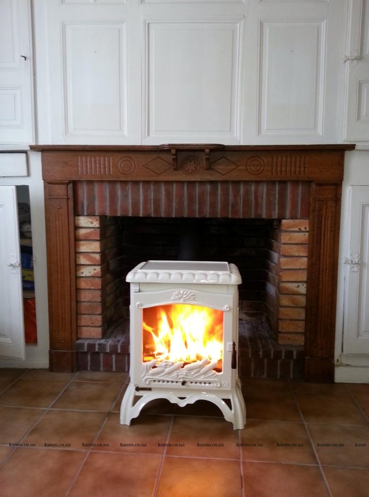 Stove-fireplace invicta: reviews of models chamane and chambord, bradford and chatel, cassine and others