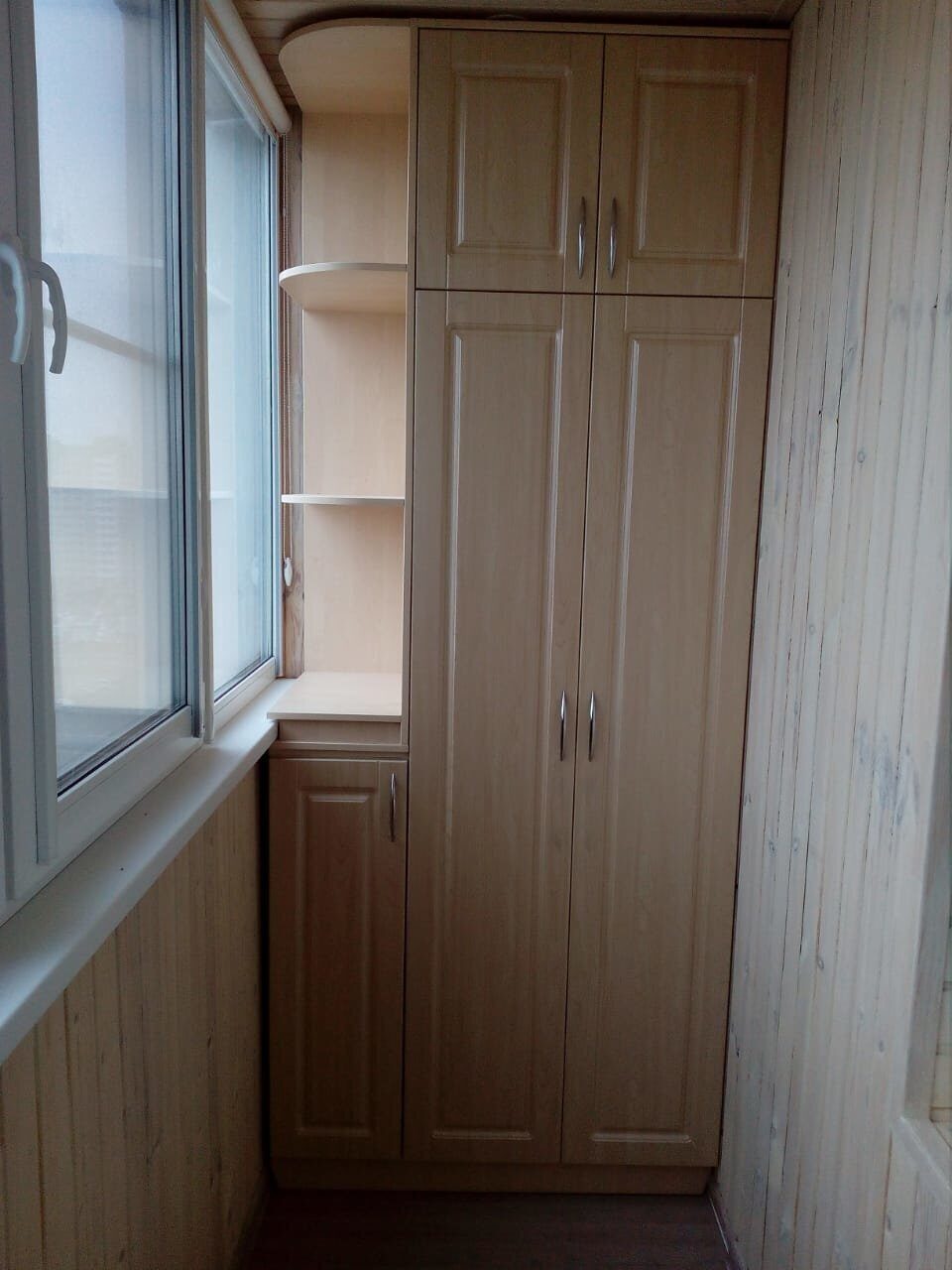 Угловой шкаф на балкон: изготовление, особенности выбора и размещения