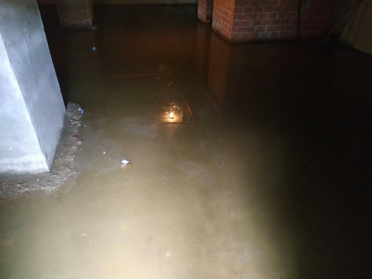 Вода в подвале дома: устраняем проблему
