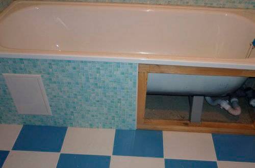 Экран для ванны. Экран ванны плиткой. Обшить низ ванны. Экран под ванну из плитки.