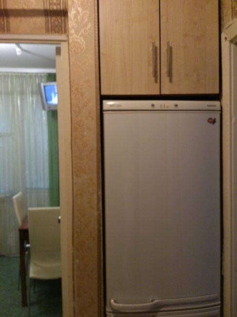 Холодильник в коридоре – как расположить удобно и красиво – газета "право"