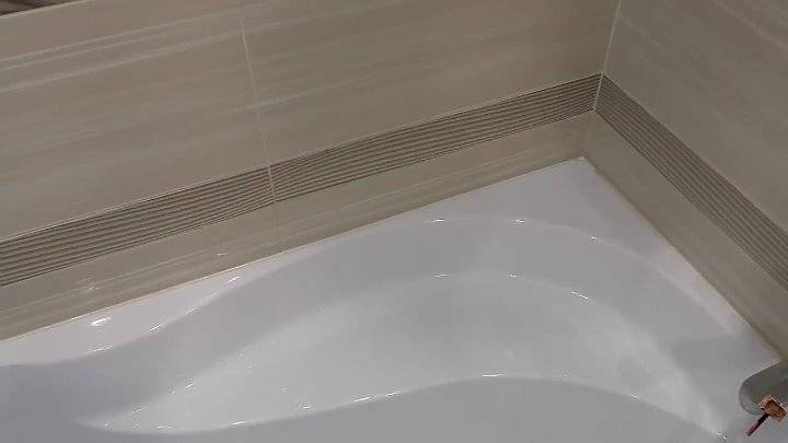 Чем заделать щель между акриловой ванной и стеной из плитки. герметизация стыка между акриловой ванной и стеной | идеи дизайна интерьера