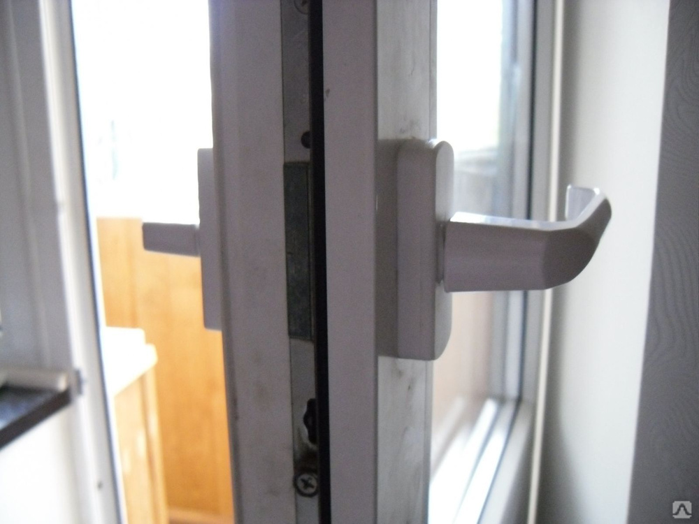 Как выбрать и оформить пластиковую дверь на балкон