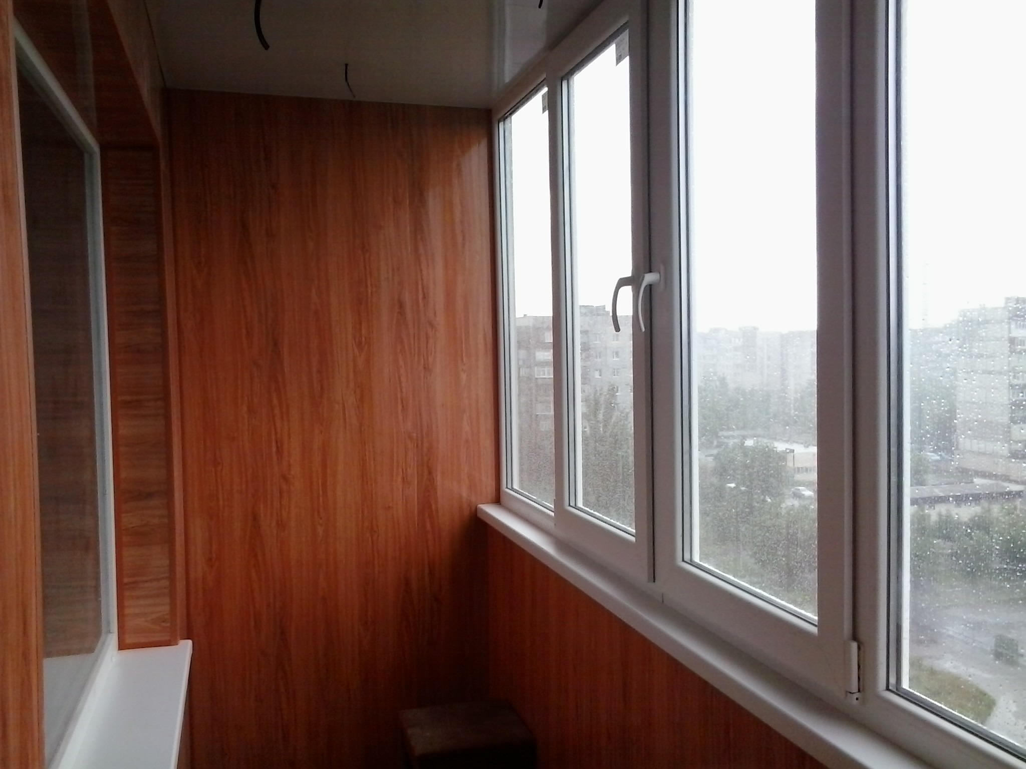 Отделка балкона пвх панелями — стильно, современно и со вкусом! 80 реальных фотографий!
