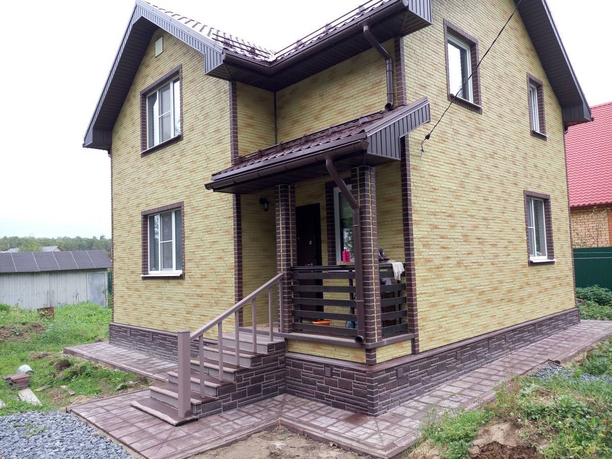 Март 2023 ᐈ ???? (+74 фото) кирпичные фасады домов: виды укладки 74 фото