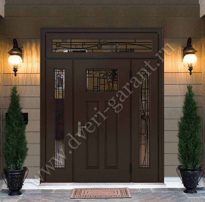 Оформление входных деревянных дверей и откосов внутри квартиры