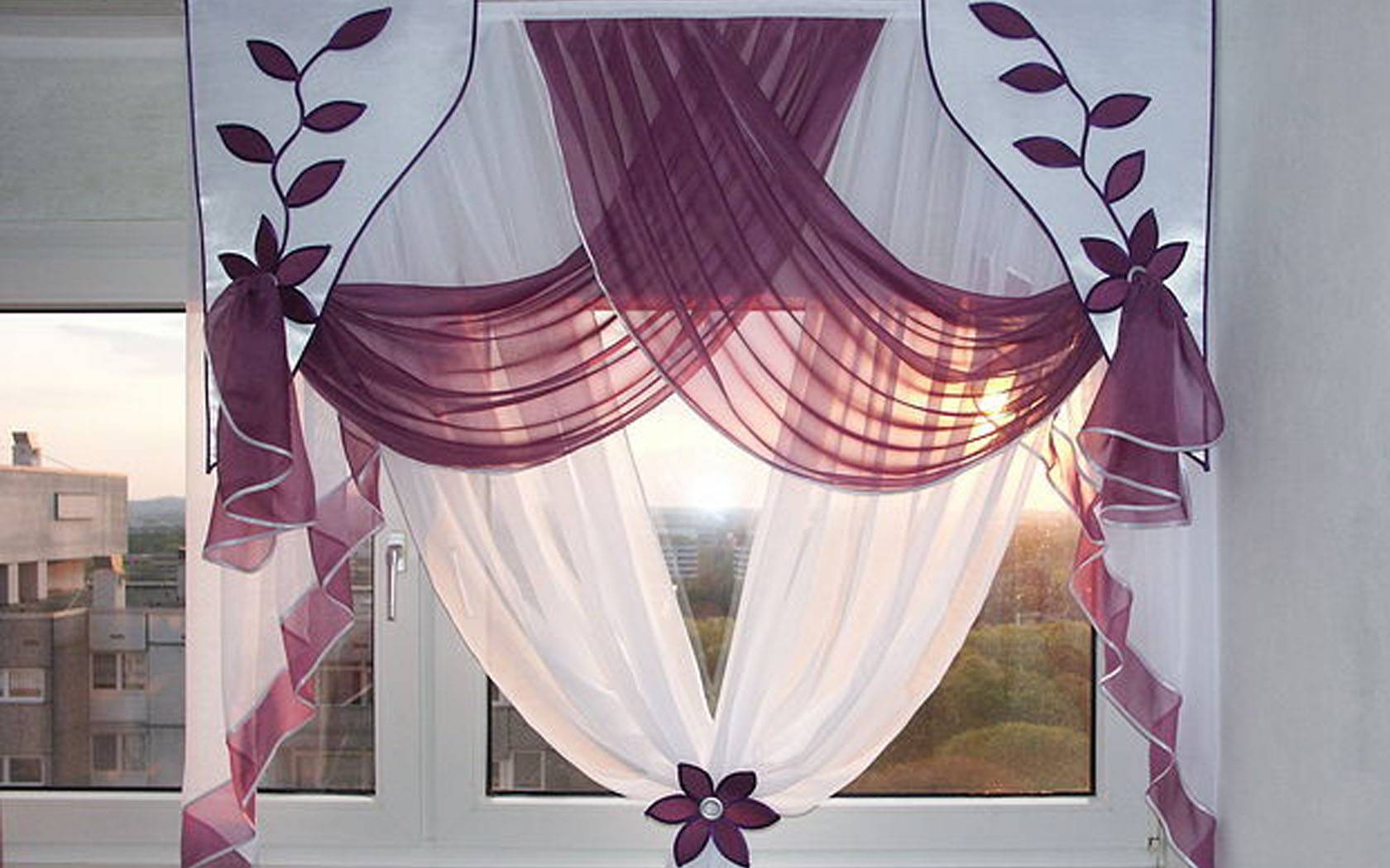 Как красиво повесить шторы с карнизом и без него