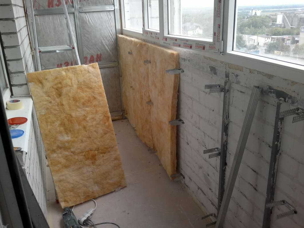 Внутренняя отделка балкона - обшивка пластиковыми панелями своими руками, видео