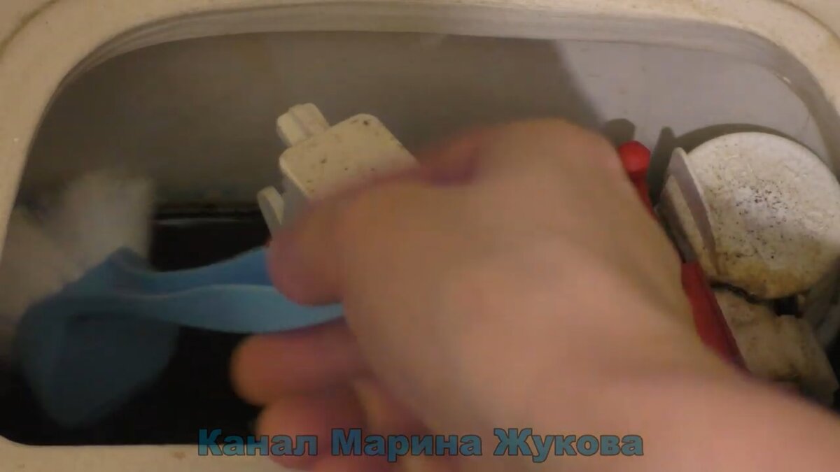 Чем почистить бачок унитаза от известкового налета и ржавчины- обзор способов