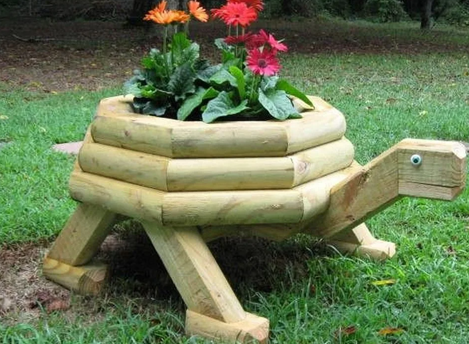 Поделки для сада из бревен. поделки из дерева для дачи (45 фото): идеи