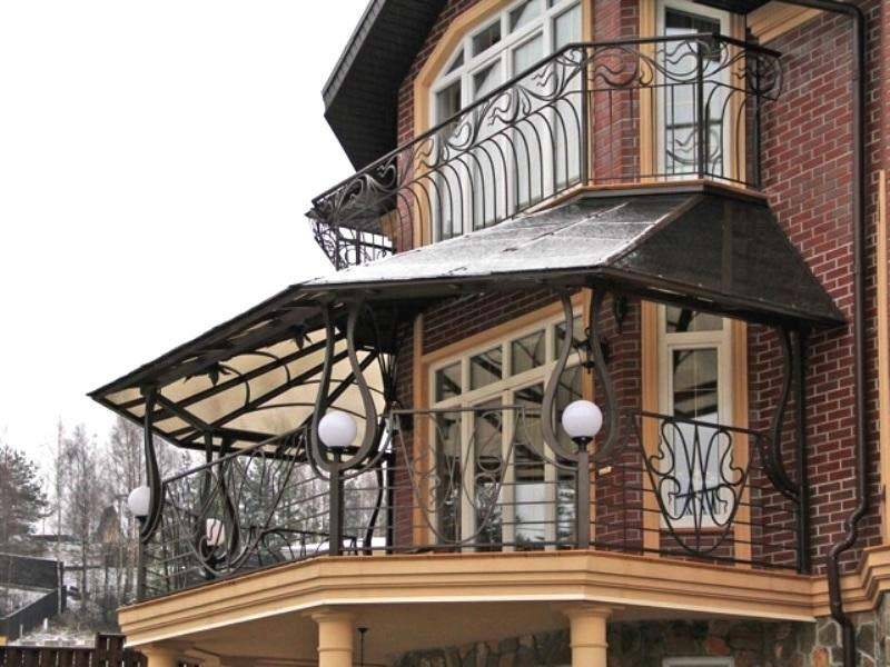 Балкон в частном доме: 50 фото, открытые и закрытые варианты