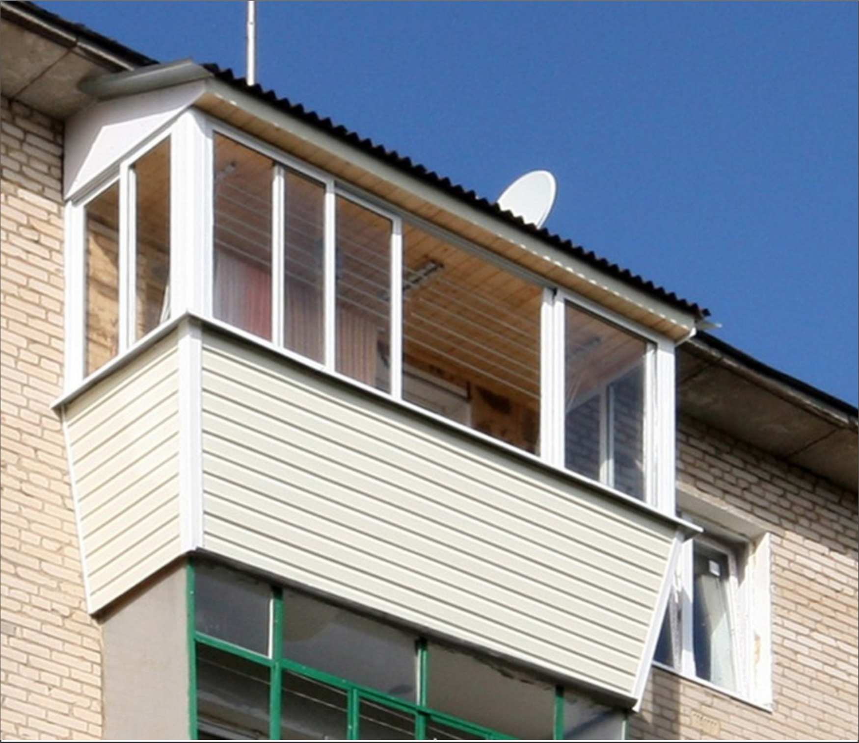 Балконы вологда. Остекление балконов. Застекленный балкон. Внешняя отделка балкона. Отделка балкона снаружи.