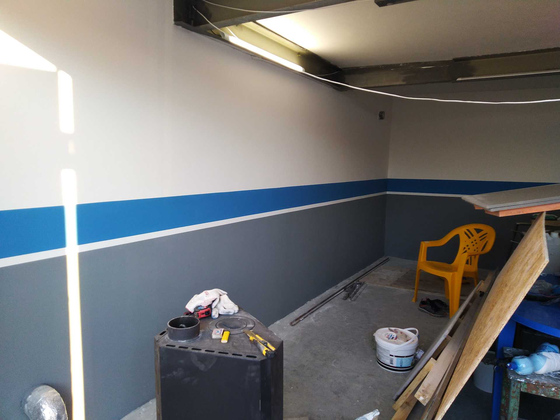 Чем покрасить стены в гараже: в какой цвет красить, способы покраски внутри, технология выполнения работ, фото-материалы
