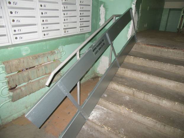 Как сделать пандус для коляски в подъезде: своими руками, установка по закону