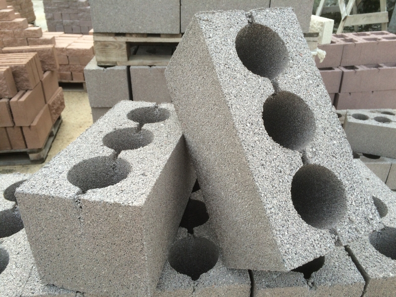 Дом из керамзитобетонных блоков: плюсы и минусы.