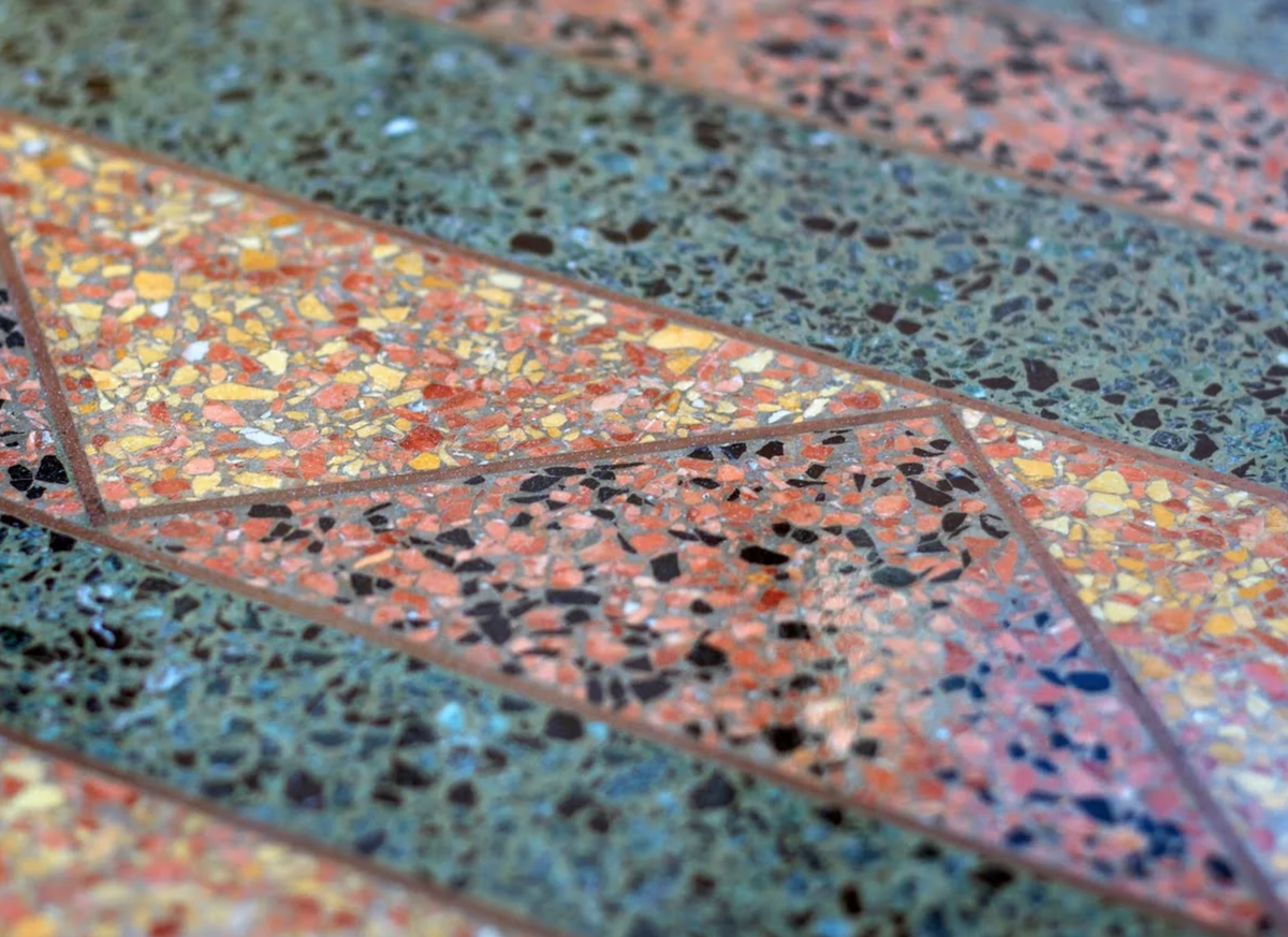 Плитка с мраморной крошкой. Керама Марацци терраццо. Наливной бетонный пол терраццо. Наливной мозаичный пол терраццо. Брекчия терраццо.