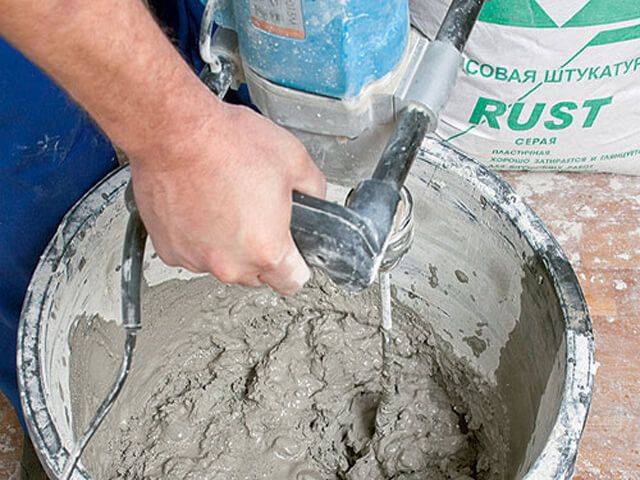 Как сделать раствор для штукатурки стен?