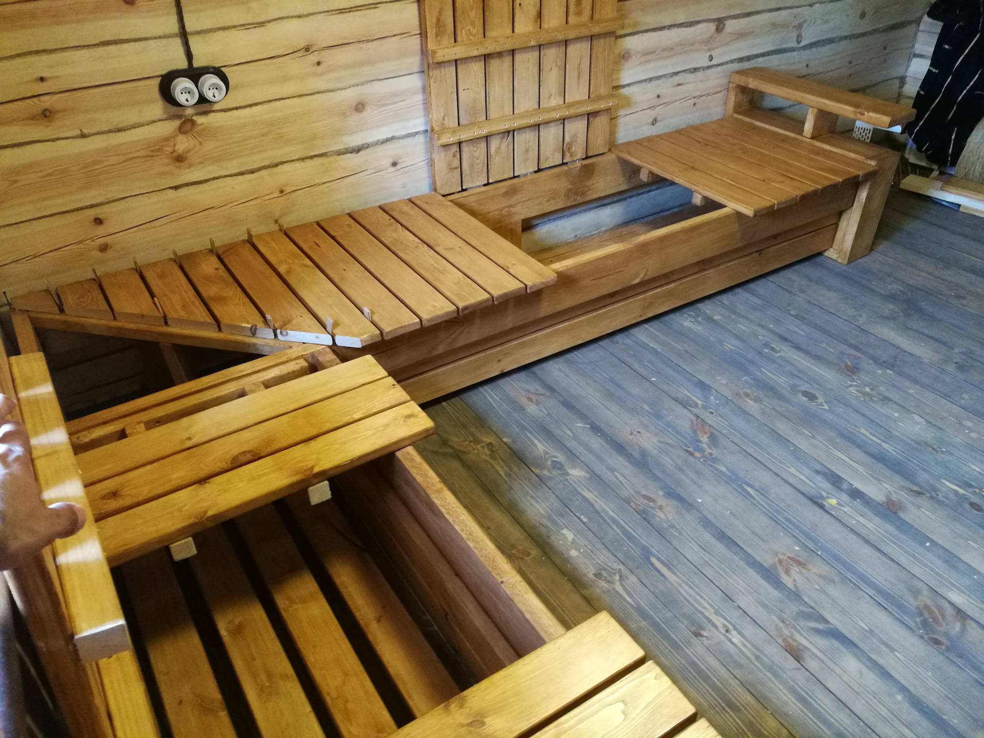 диван для комнаты отдыха сауны